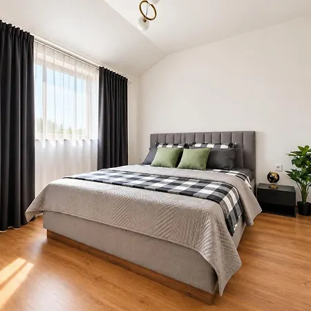 Sea-view 1br Near Dentaprime W/ Free Parking Apartament *